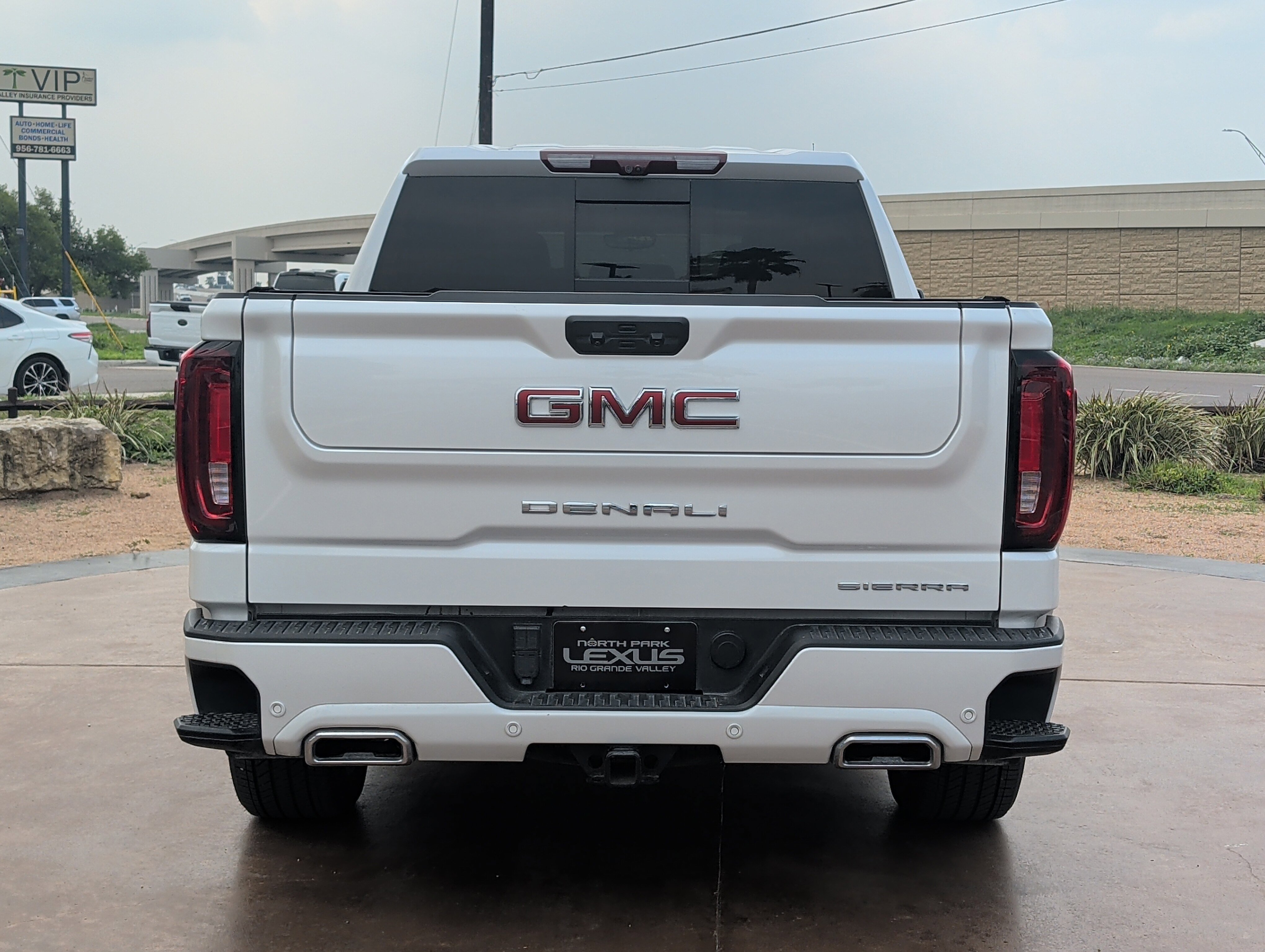Used 2024 GMC Sierra 1500 Denali RWD image 3
