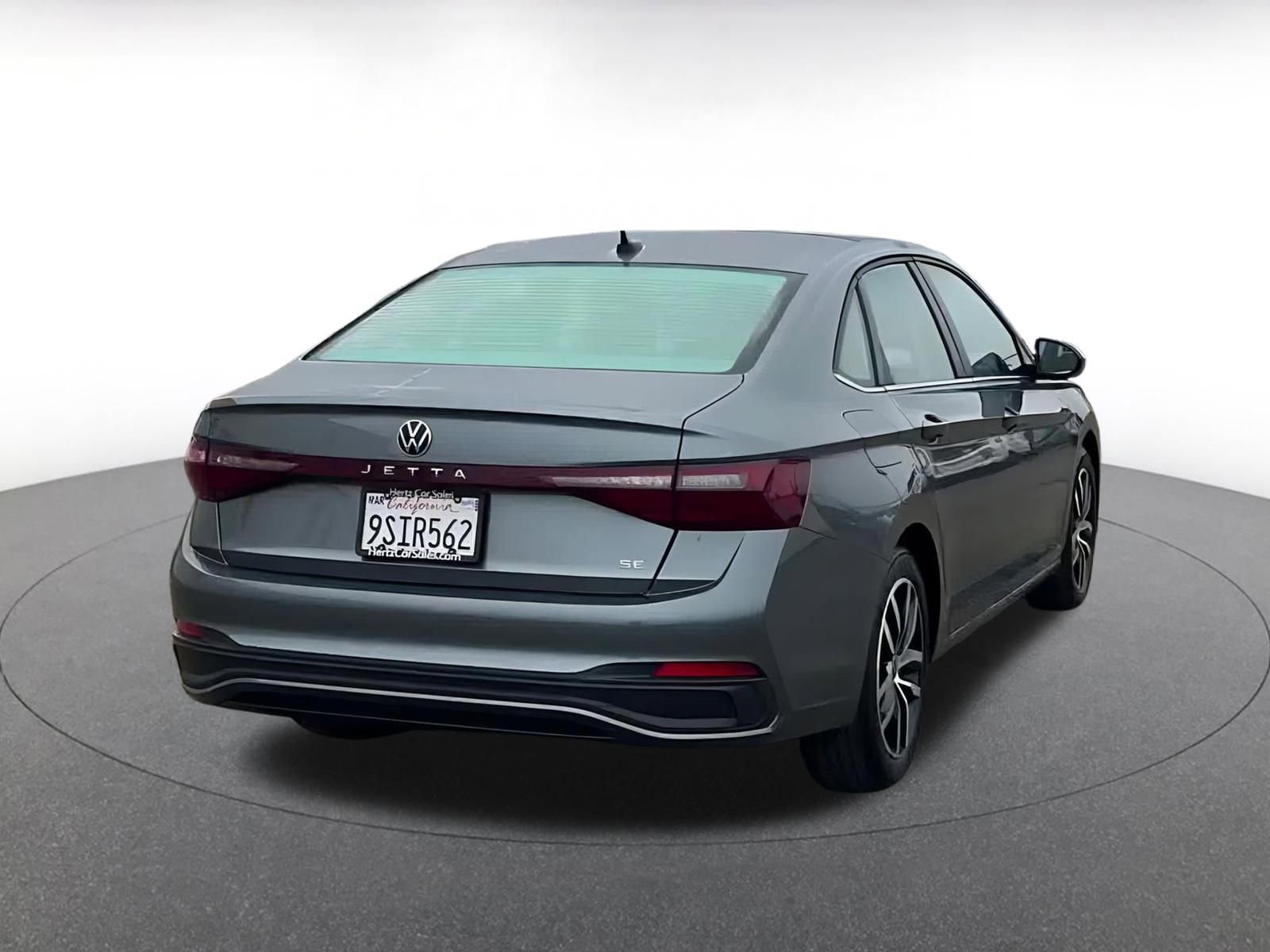 Used 2025 Volkswagen Jetta SE image 14