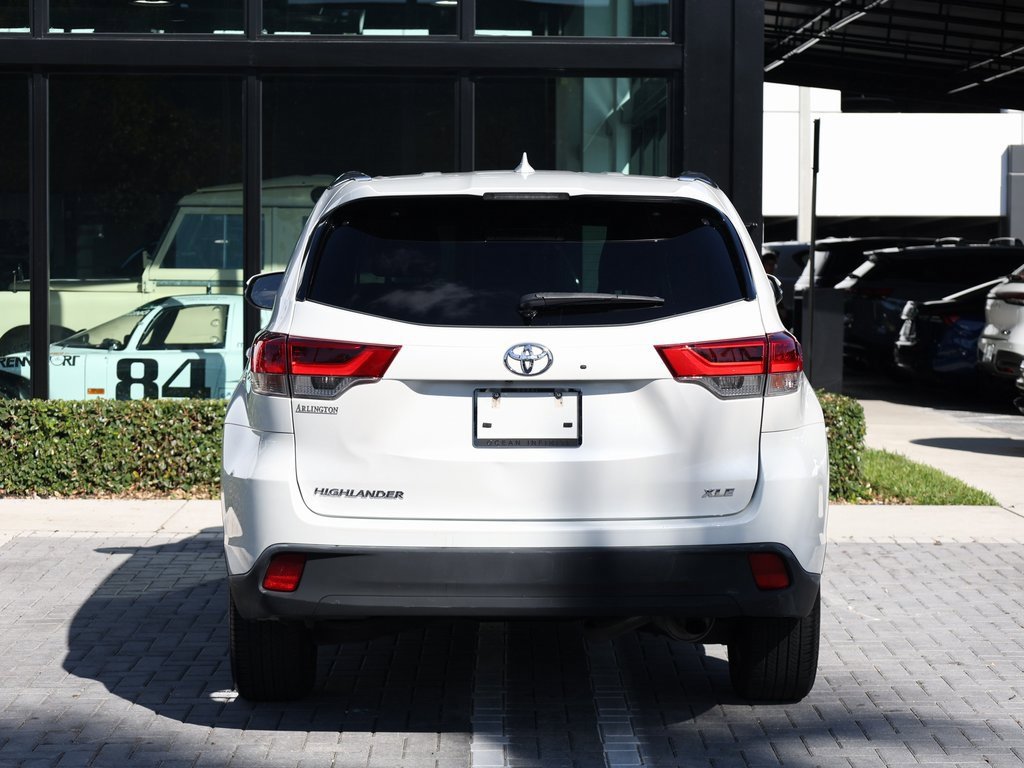Used 2019 Toyota Highlander XLE image 6