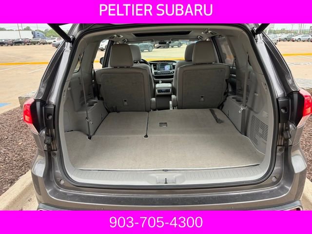 Used 2017 Toyota Highlander Limited Platinum FWD image 17