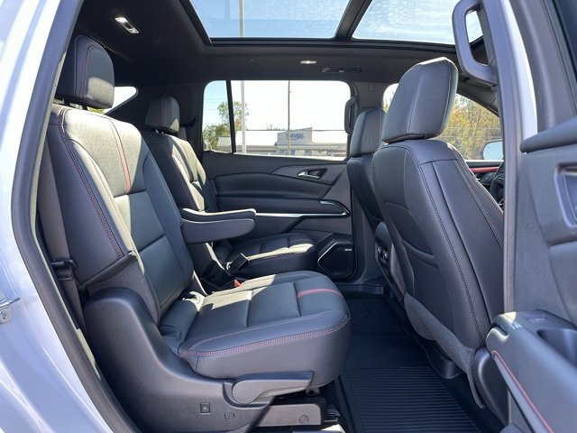 Used 2024 Chevrolet Traverse RS w/ LPO, Floor Liner Package image 12