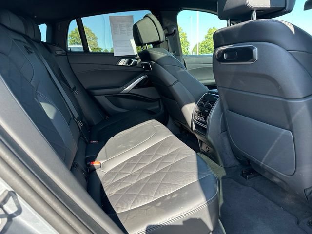 Used 2025 BMW X6 xDrive40i AWD/4WD image 12