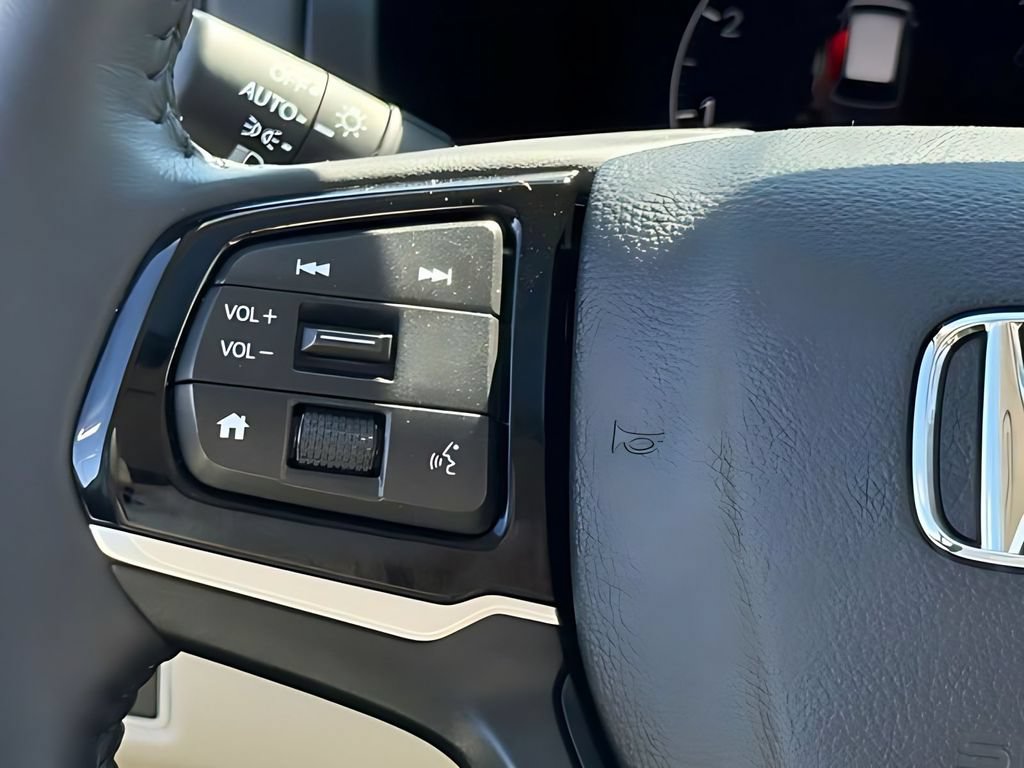 Used 2025 Honda Odyssey EX-L image 10
