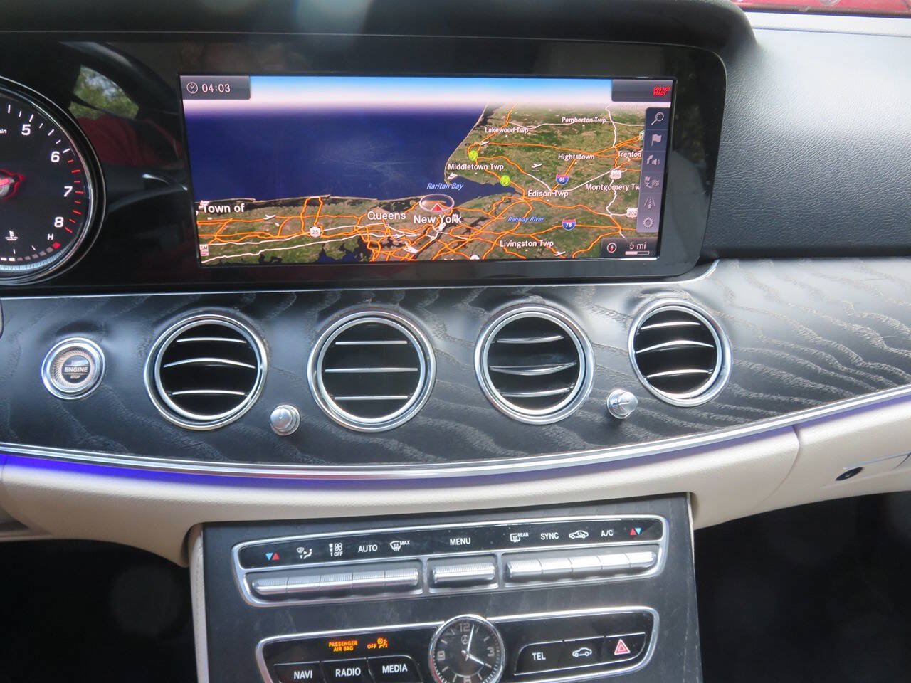 Used 2018 Mercedes-Benz E 300 4MATIC w/ Premium 1 Package image 17