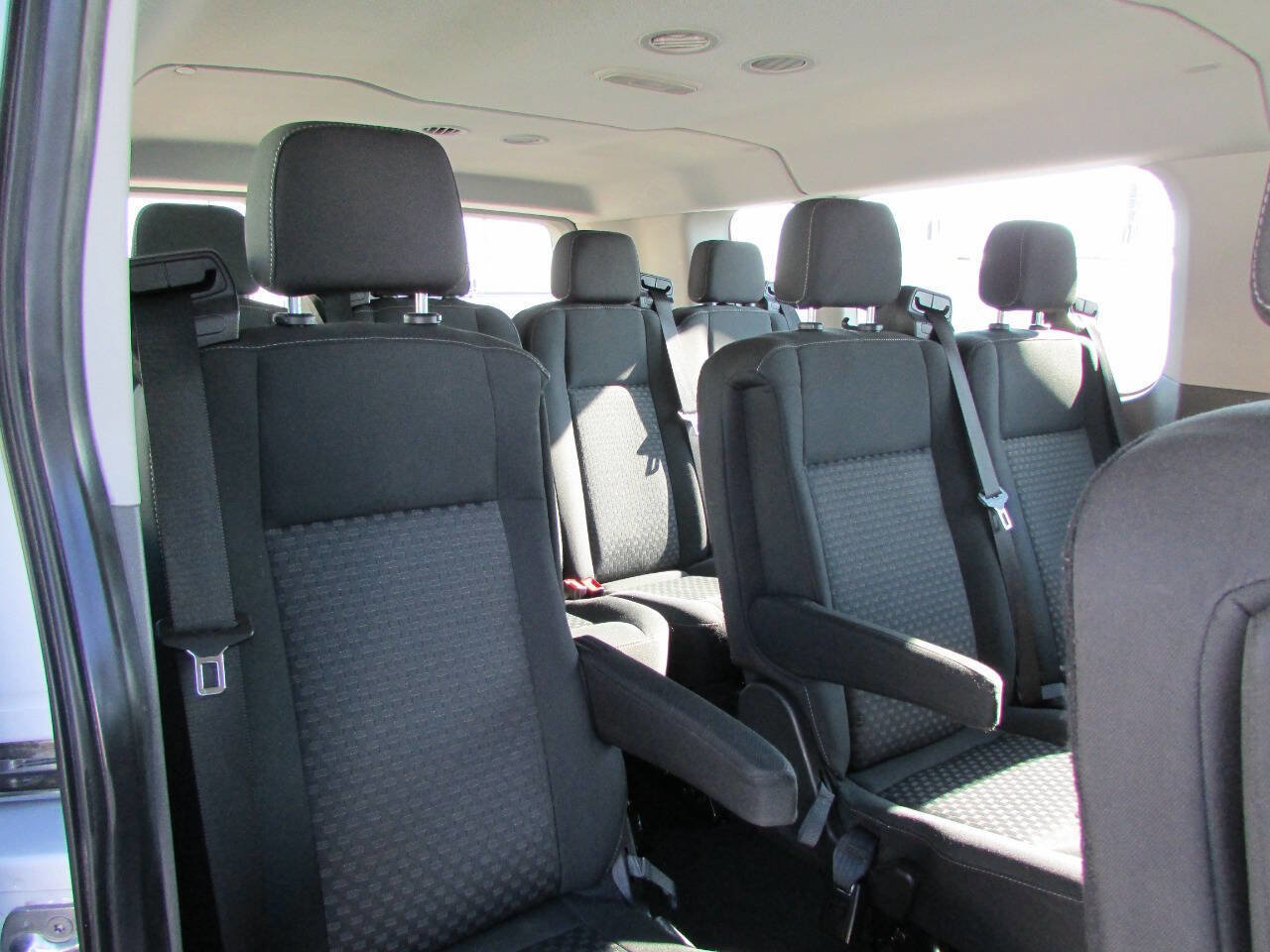 Used 2023 Ford Transit 350 XLT image 25