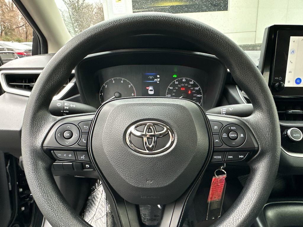 Used 2025 Toyota Corolla LE image 20