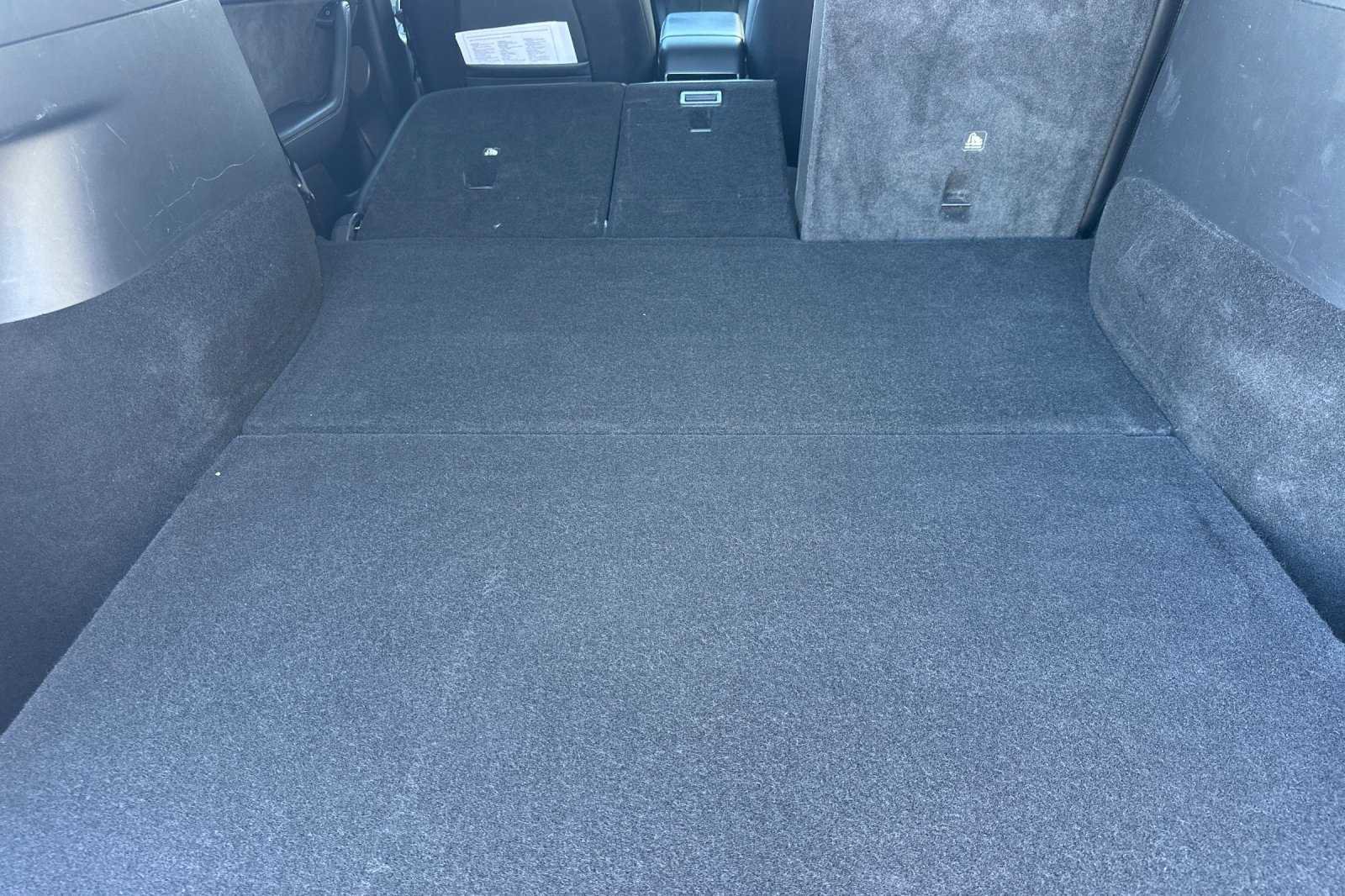 Used 2021 Tesla Model Y Long Range image 18