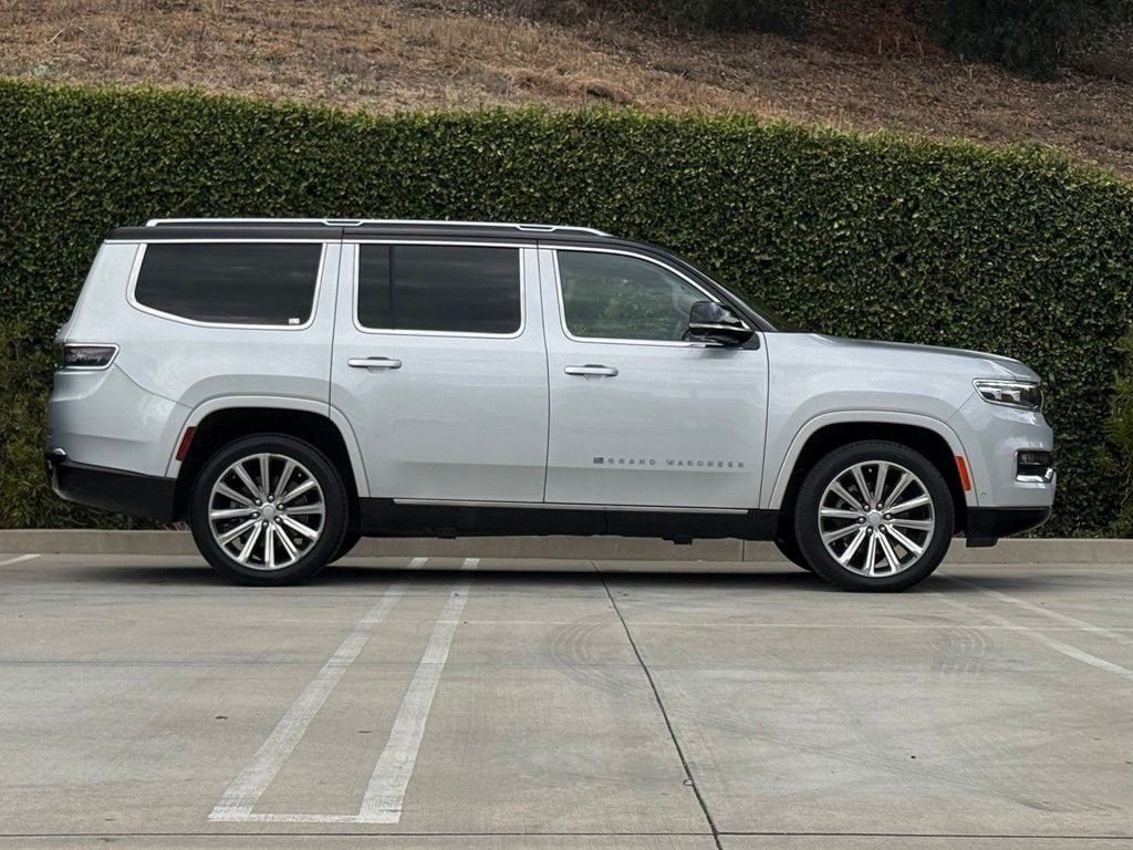 Used 2023 Jeep Grand Wagoneer 4WD image 10