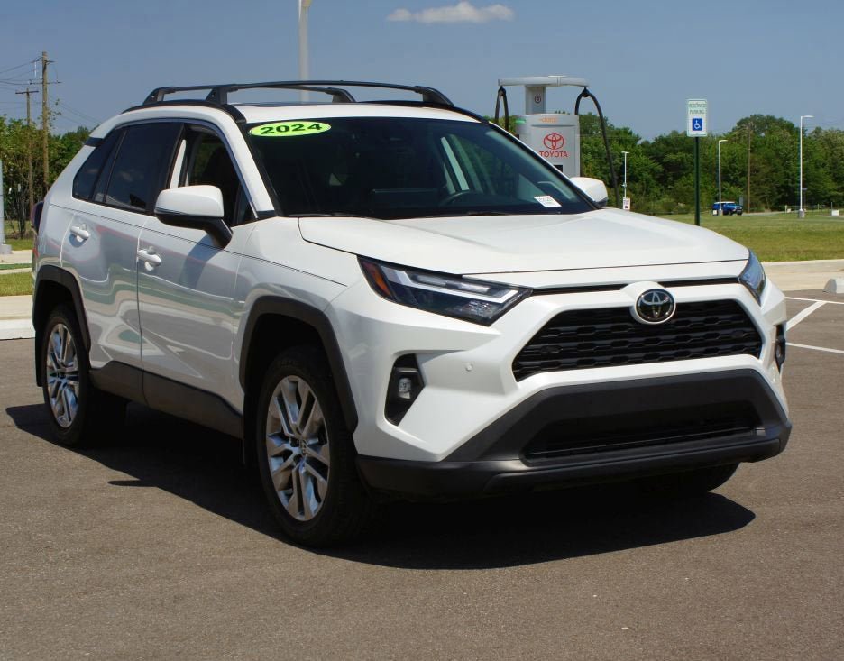 Used 2024 Toyota RAV4 XLE Premium w/ Weather Package AWD/4WD image 2