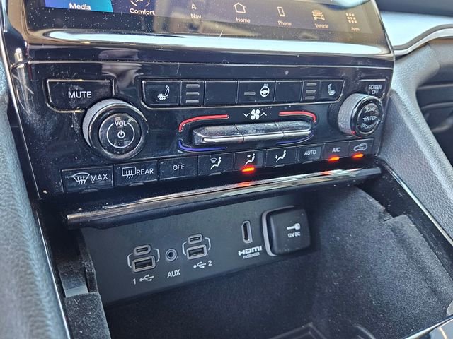 Used 2022 Jeep Grand Cherokee L Limited w/ Black Appearance Package image 17