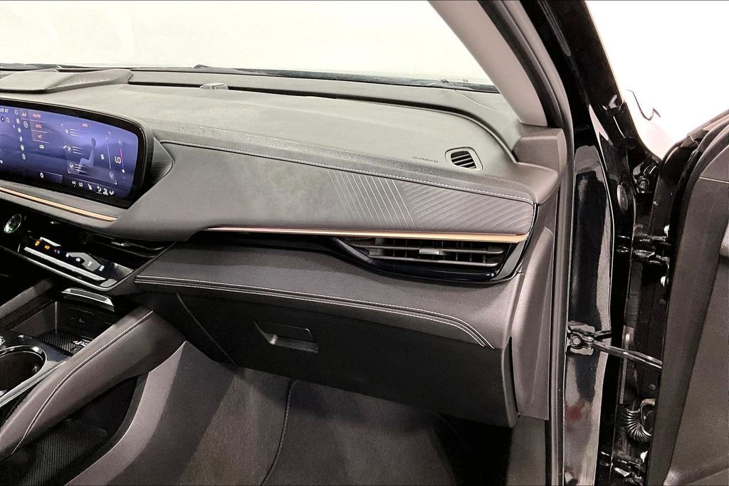 Used 2025 Buick Envision Sport Touring AWD/4WD image 19