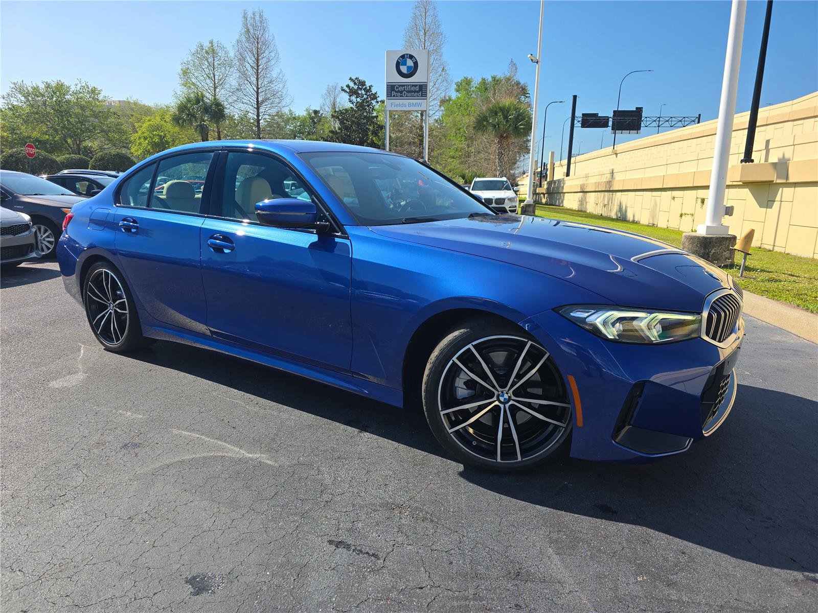 Used 2023 BMW 330i Sedan w/ M Sport Package RWD image 26