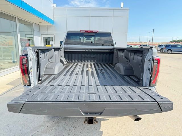 Used 2024 GMC Sierra 2500 AT4 w/ AT4 Preferred Package image 9