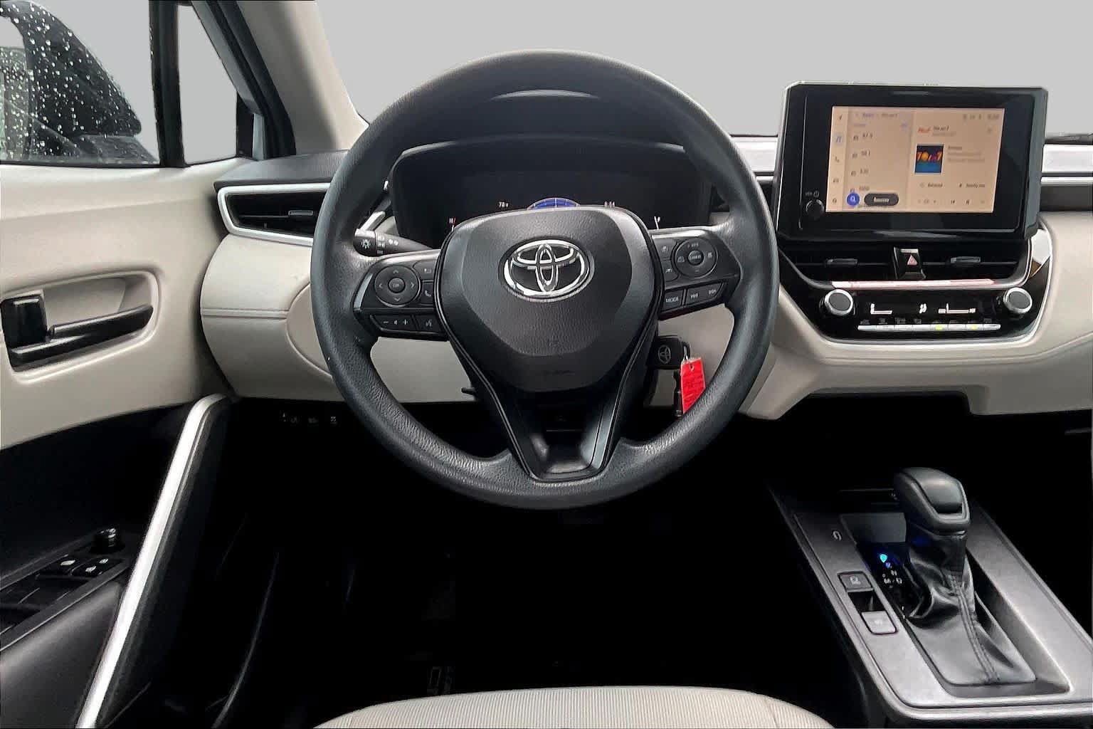 Used 2026 Toyota Corolla Cross L FWD image 6