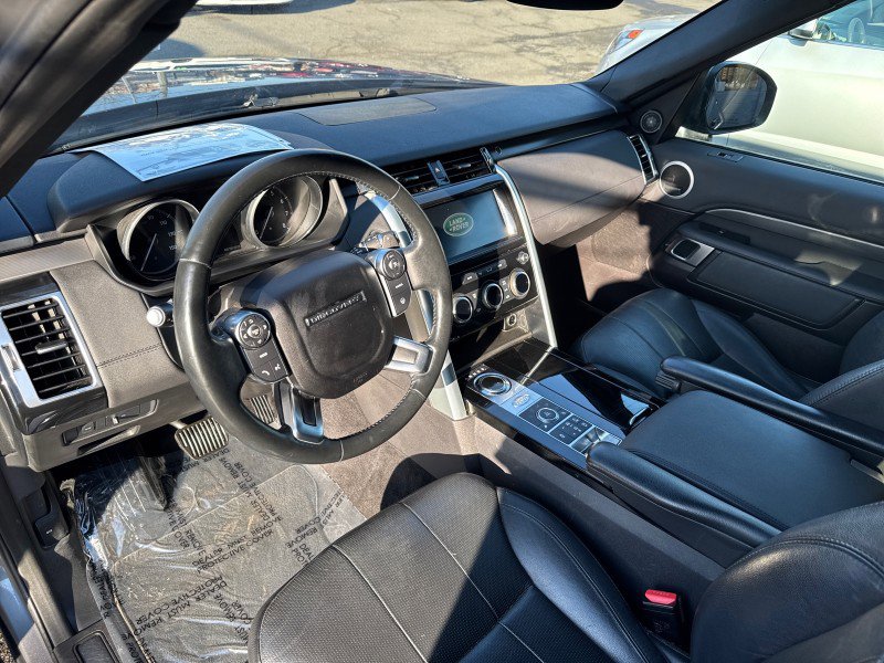 Used 2017 Land Rover Discovery HSE image 31