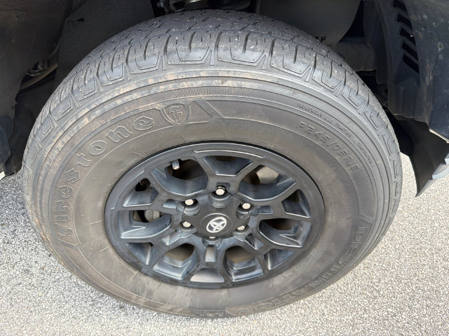 Used 2022 Toyota Tacoma SR5 w/ Technology Package RWD image 12