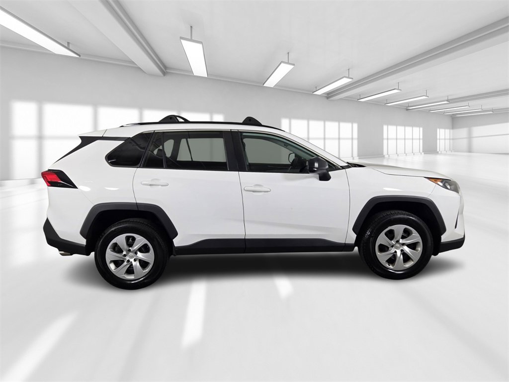 Used 2020 Toyota RAV4 LE image 8