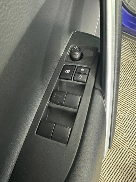 Used 2024 Toyota Corolla Cross XLE AWD/4WD image 25
