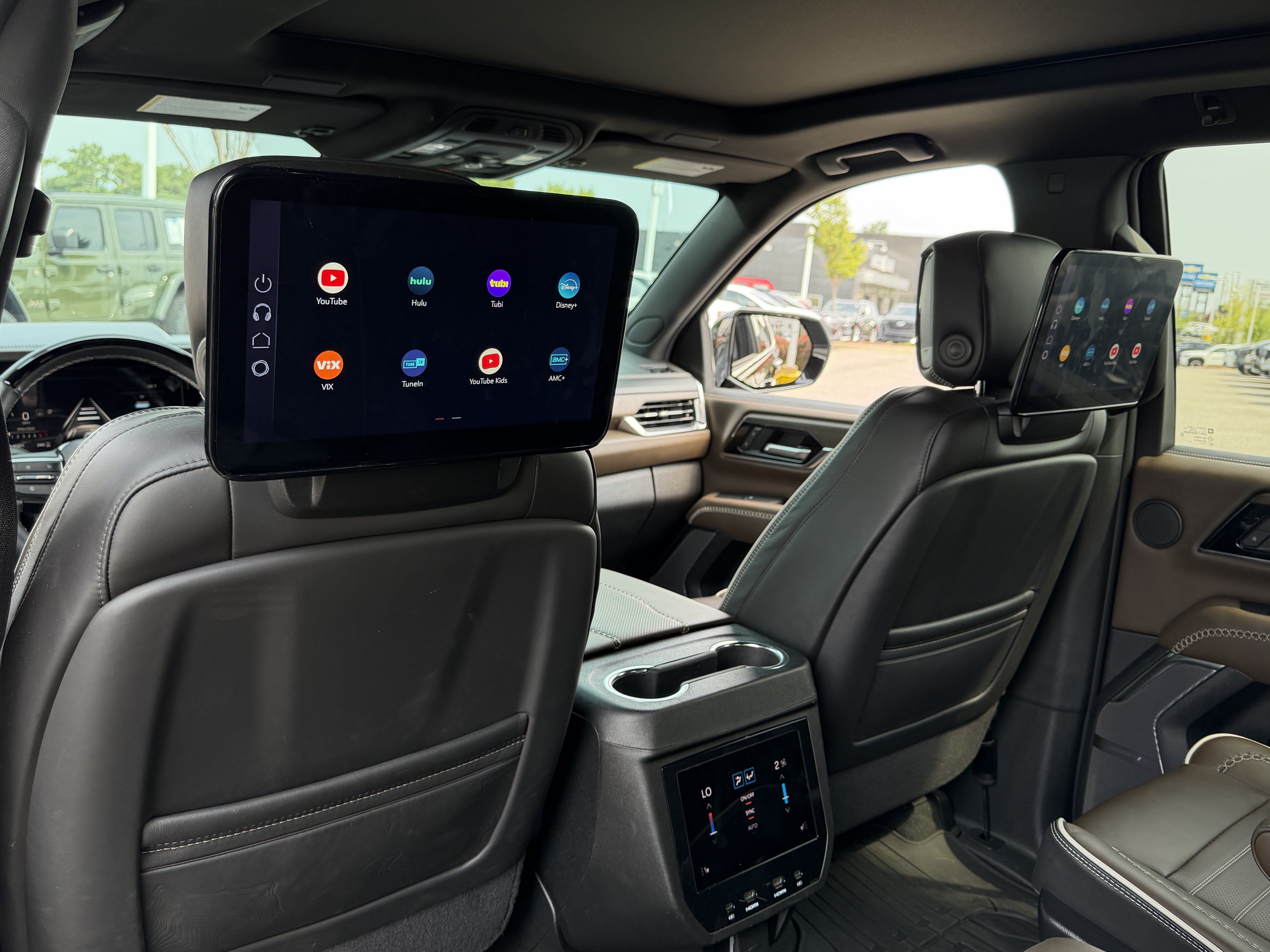 Used 2025 GMC Yukon Denali Ultimate AWD/4WD image 33