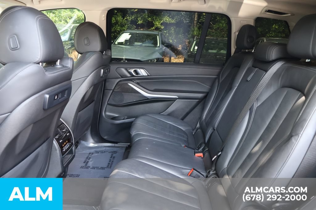 Used 2022 BMW X7 xDrive40i w/ Parking Assistance Package AWD/4WD image 17