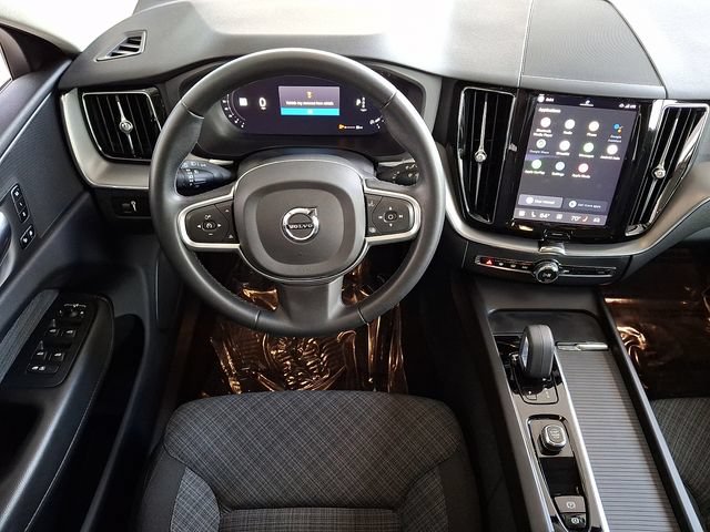 Used 2022 Volvo XC60 B5 Momentum AWD/4WD image 11