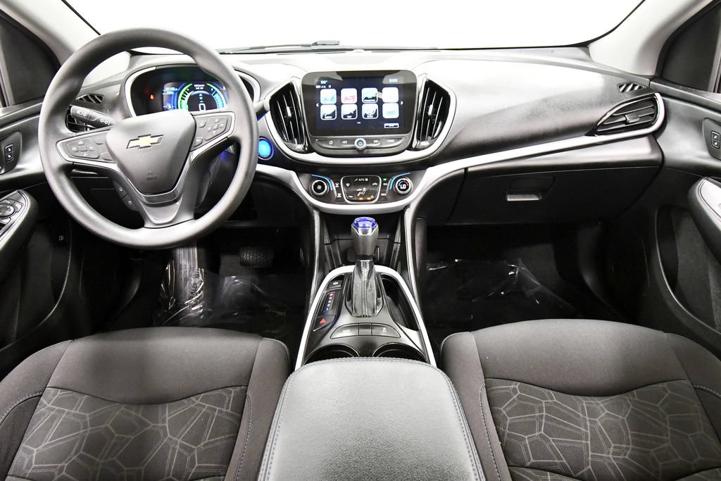 Used 2018 Chevrolet Volt LT FWD image 3