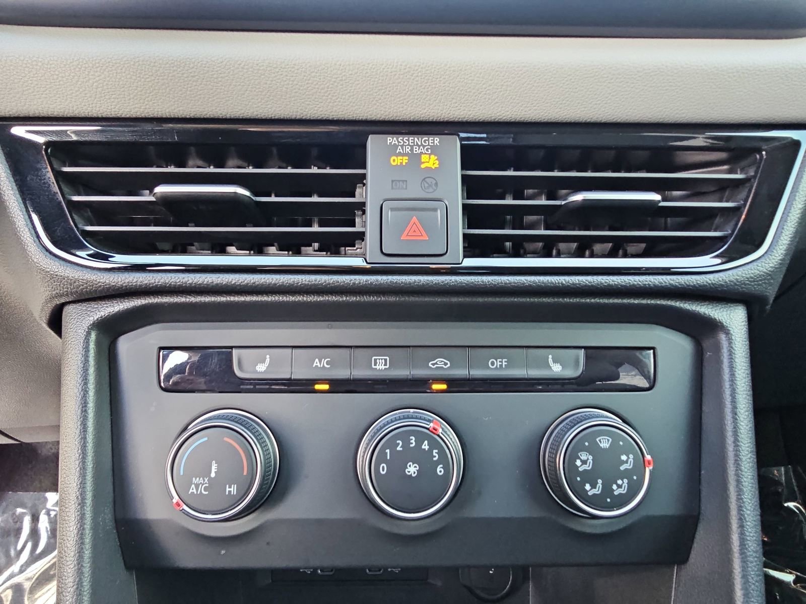 Used 2022 Volkswagen Taos SE image 22