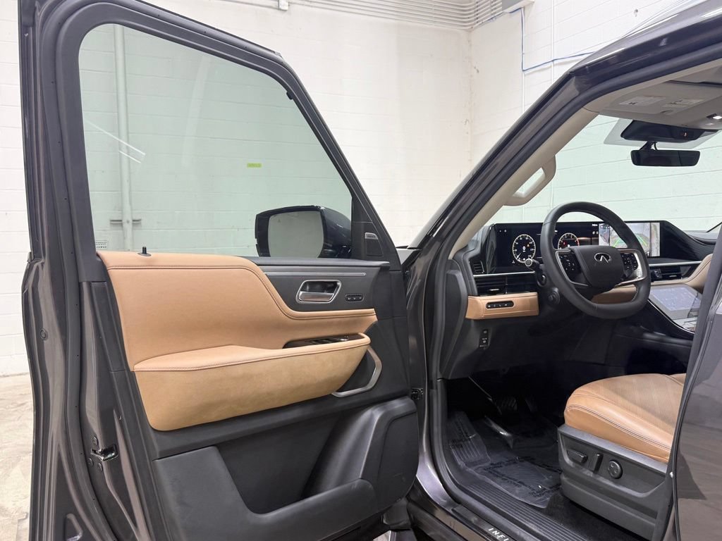 Used 2026 INFINITI QX80 Luxe w/ Cargo Package AWD/4WD image 18