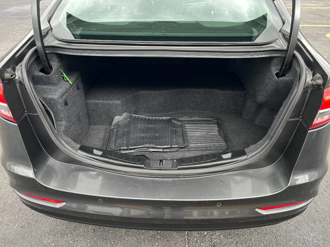 Used 2019 Ford Fusion SEL FWD image 15