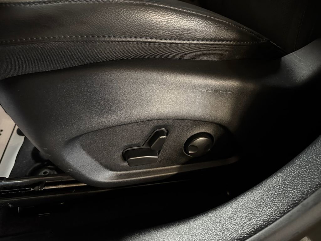 Used 2022 Jeep Compass Limited w/ Sun and Sound Group image 13