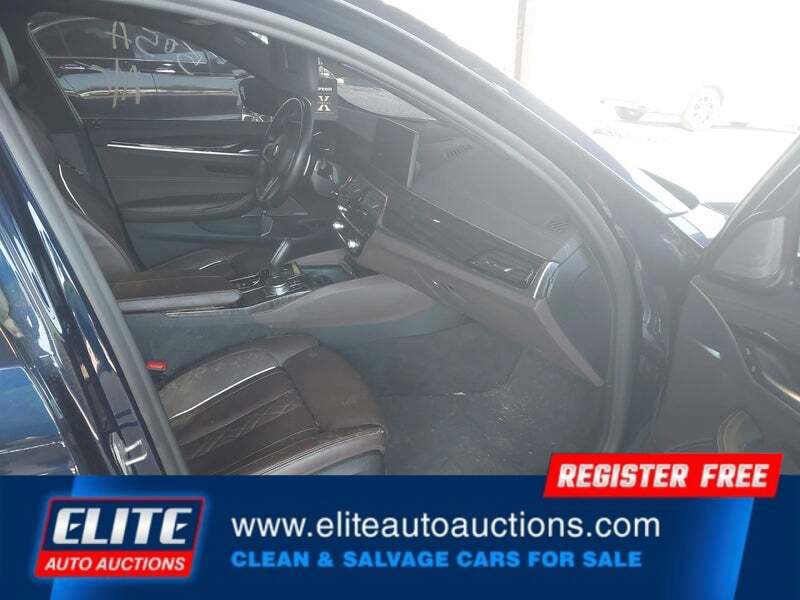 Used 2021 BMW M550i xDrive w/ Premium Package image 10