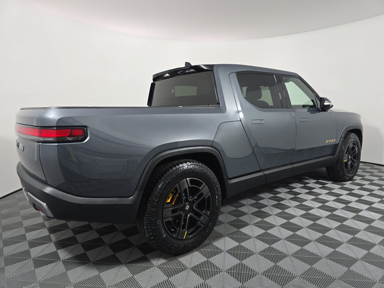 Used 2024 Rivian R1T Adventure Quad AWD/4WD image 5
