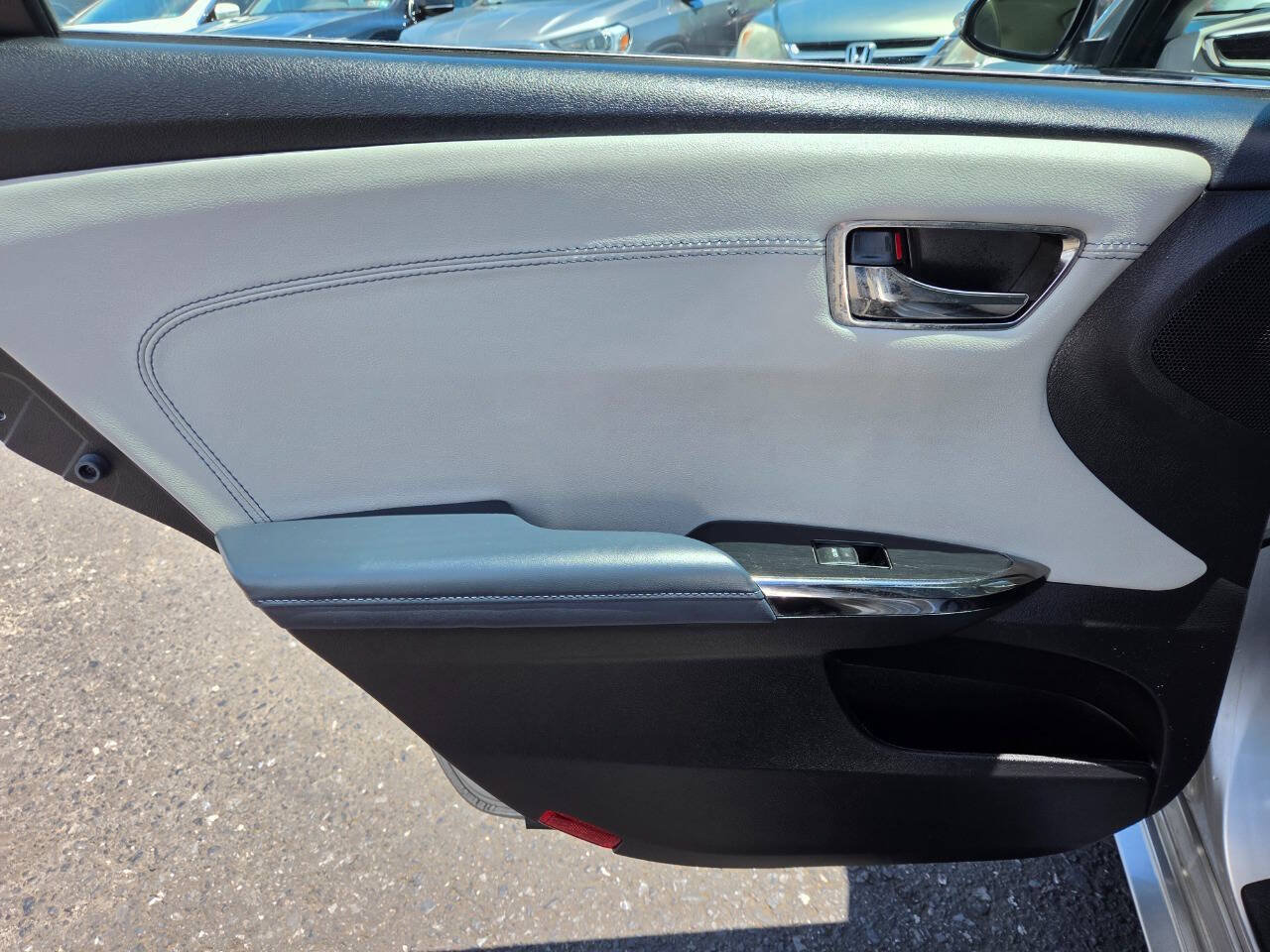Used 2015 Toyota Avalon Limited FWD image 33