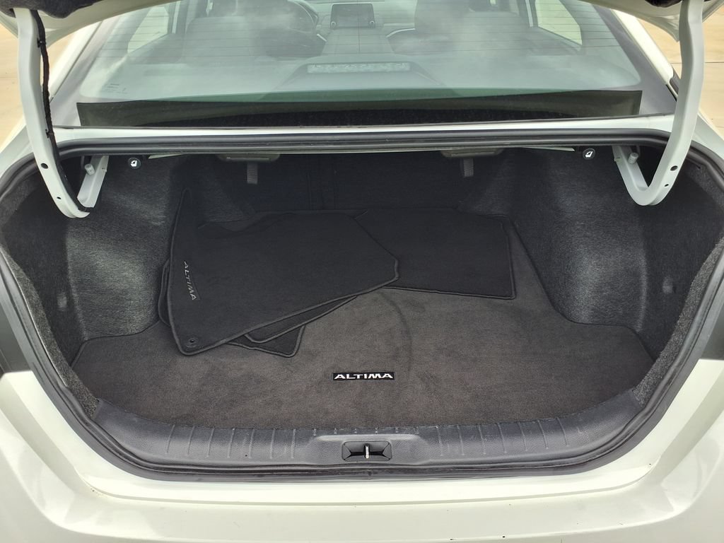 Used 2025 Nissan Altima 2.5 SV FWD image 11