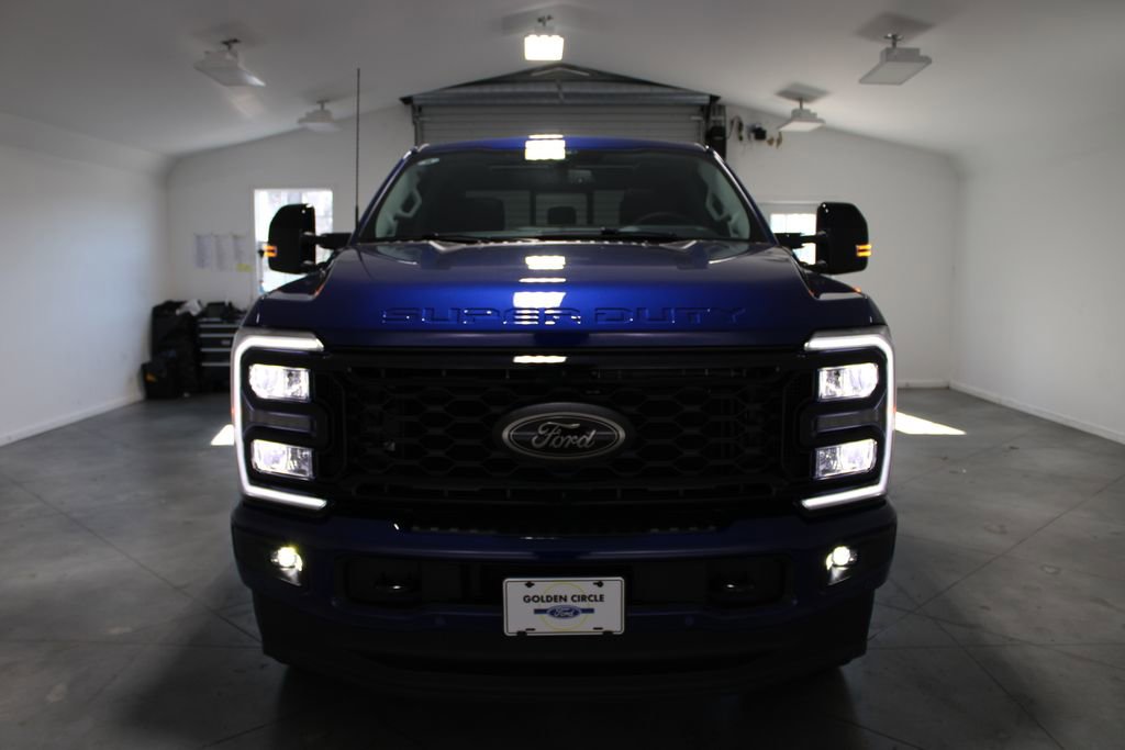 New 2026 Ford F250 Lariat w/ Black Appearance Package image 59