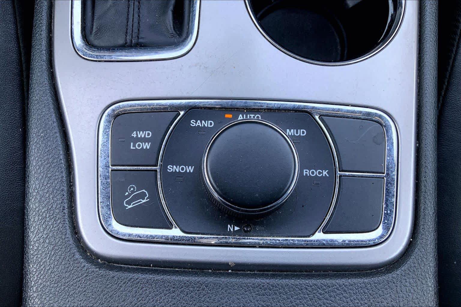 Used 2022 Jeep Grand Cherokee Laredo X AWD/4WD image 53