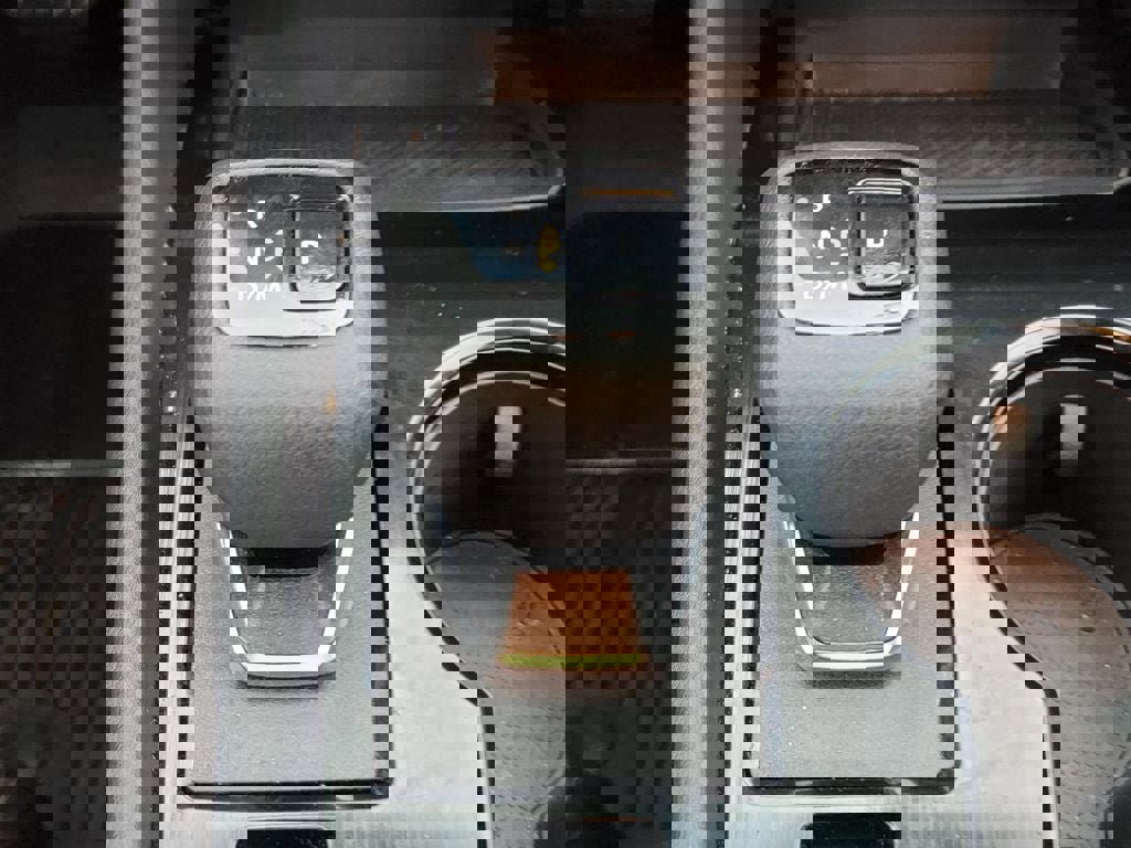 Certified 2025 Nissan Rogue SV image 23