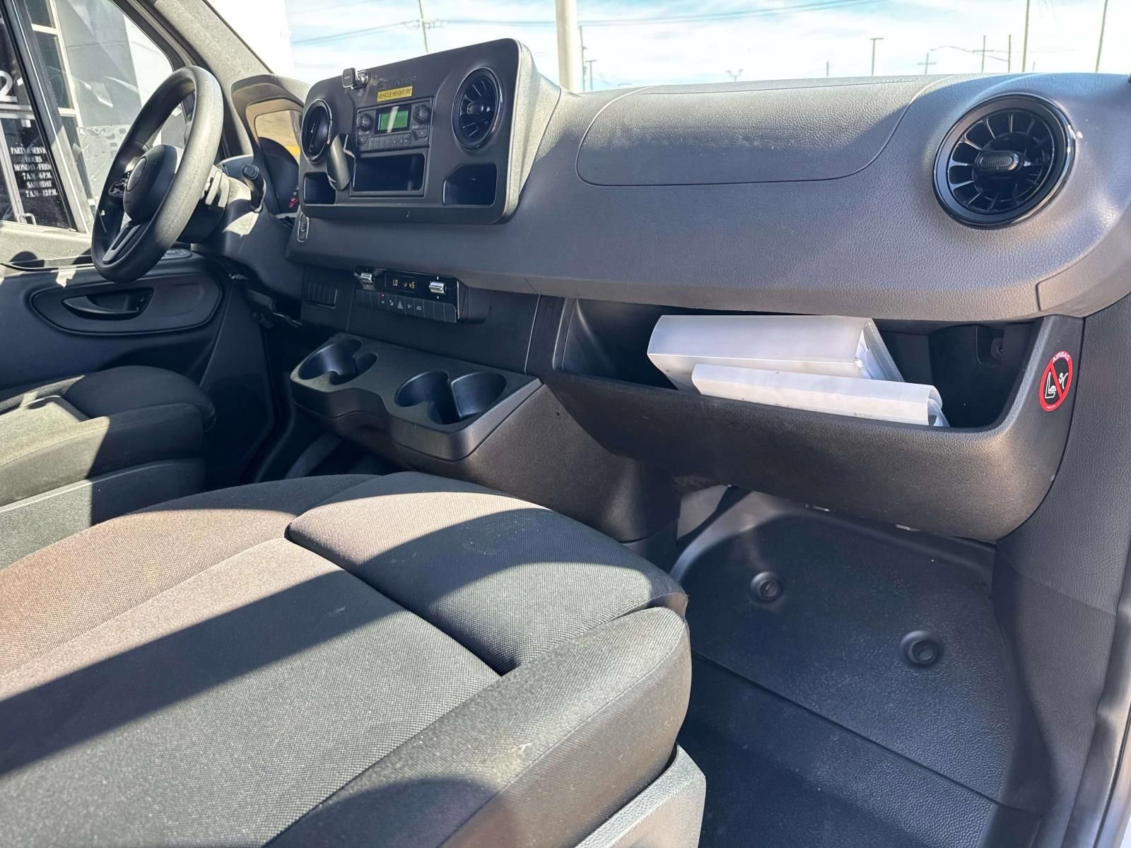 Used 2020 Freightliner Sprinter 2500 RWD image 16