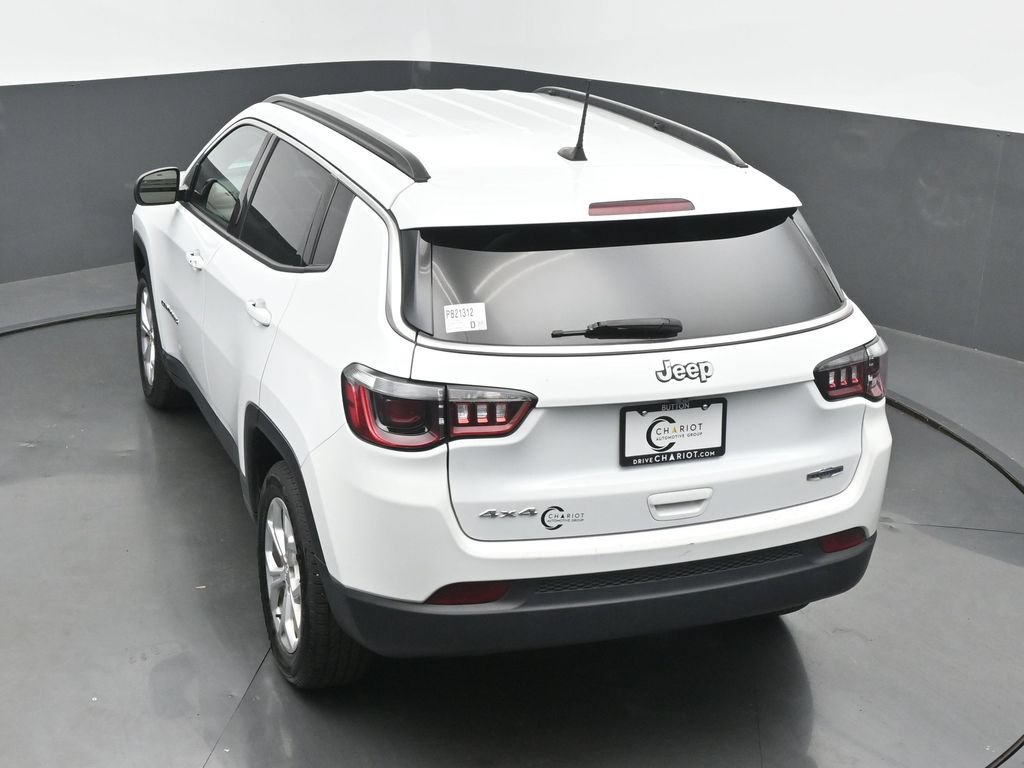 Used 2024 Jeep Compass Latitude AWD/4WD image 43