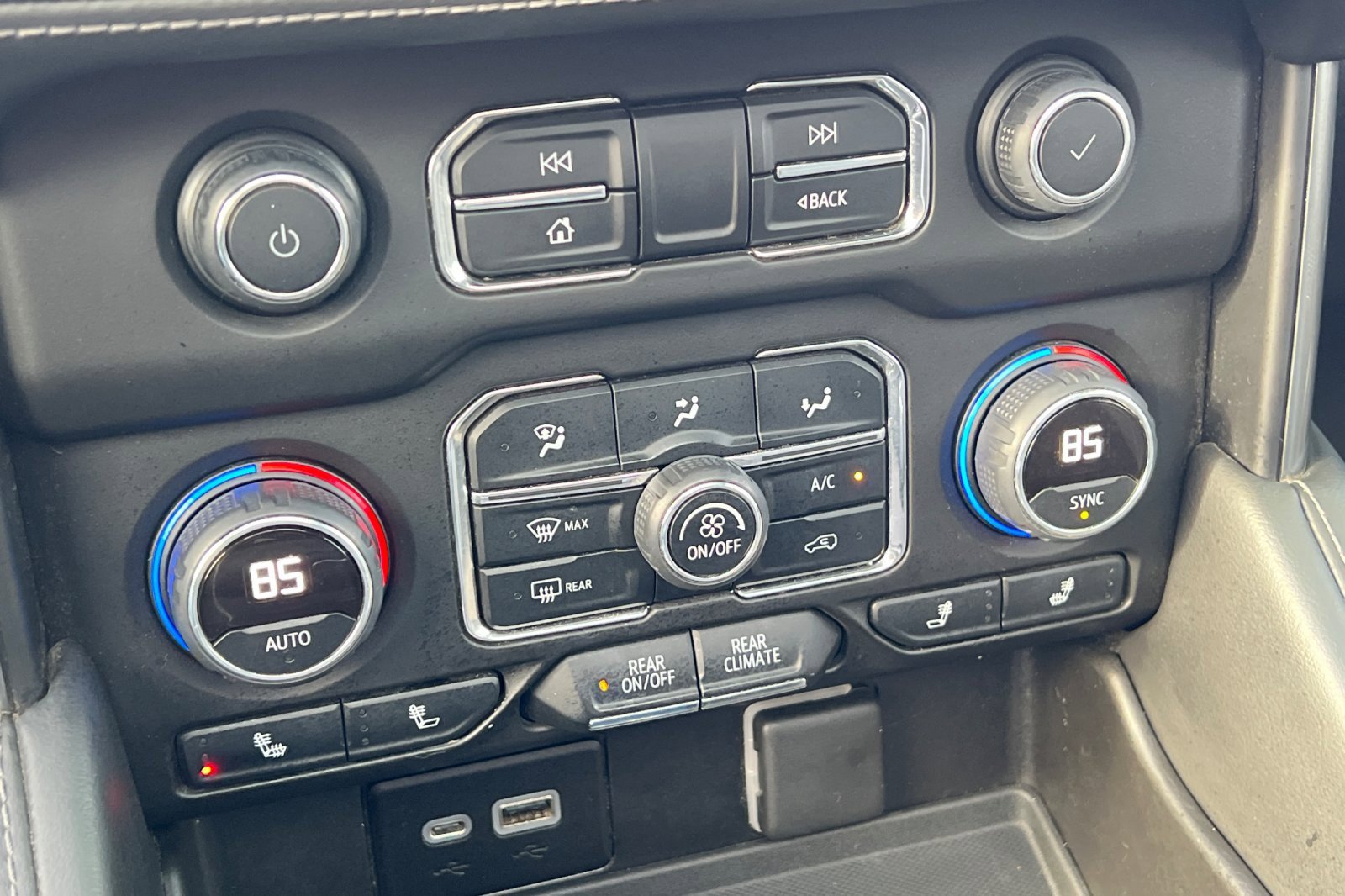 Used 2022 Chevrolet Suburban Z71 image 31