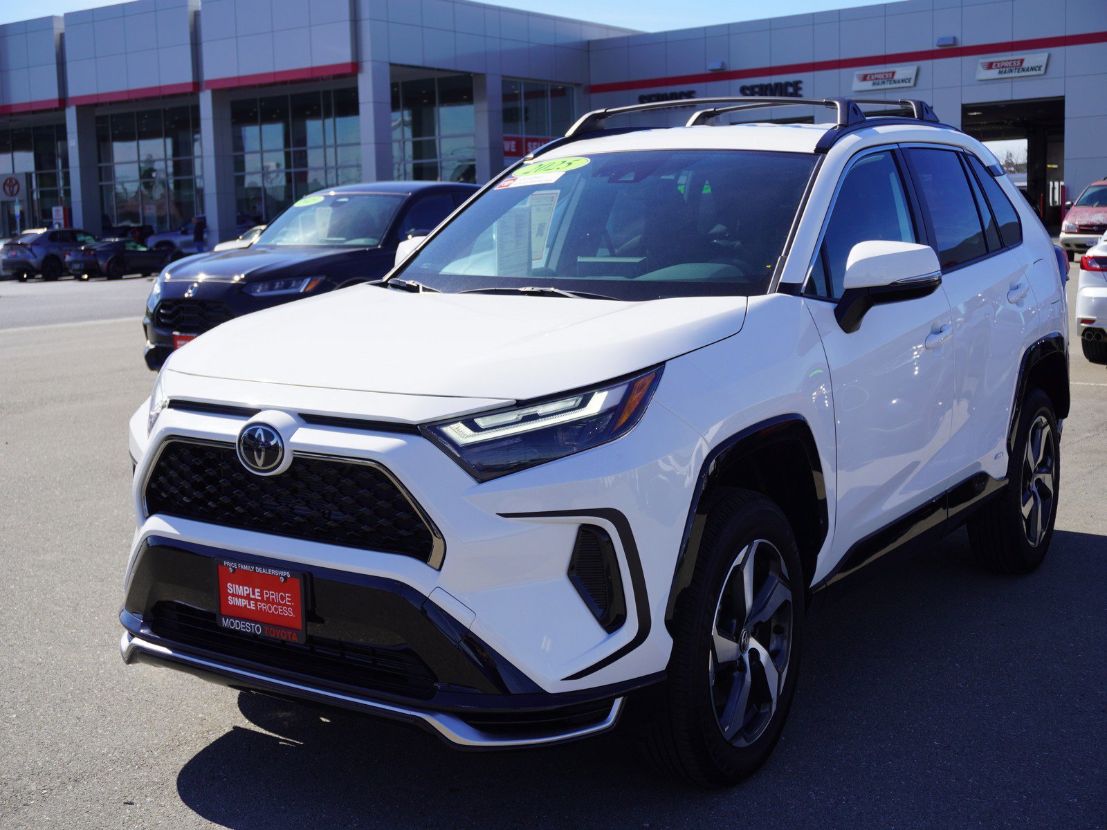 Used 2025 Toyota RAV4 SE image 7