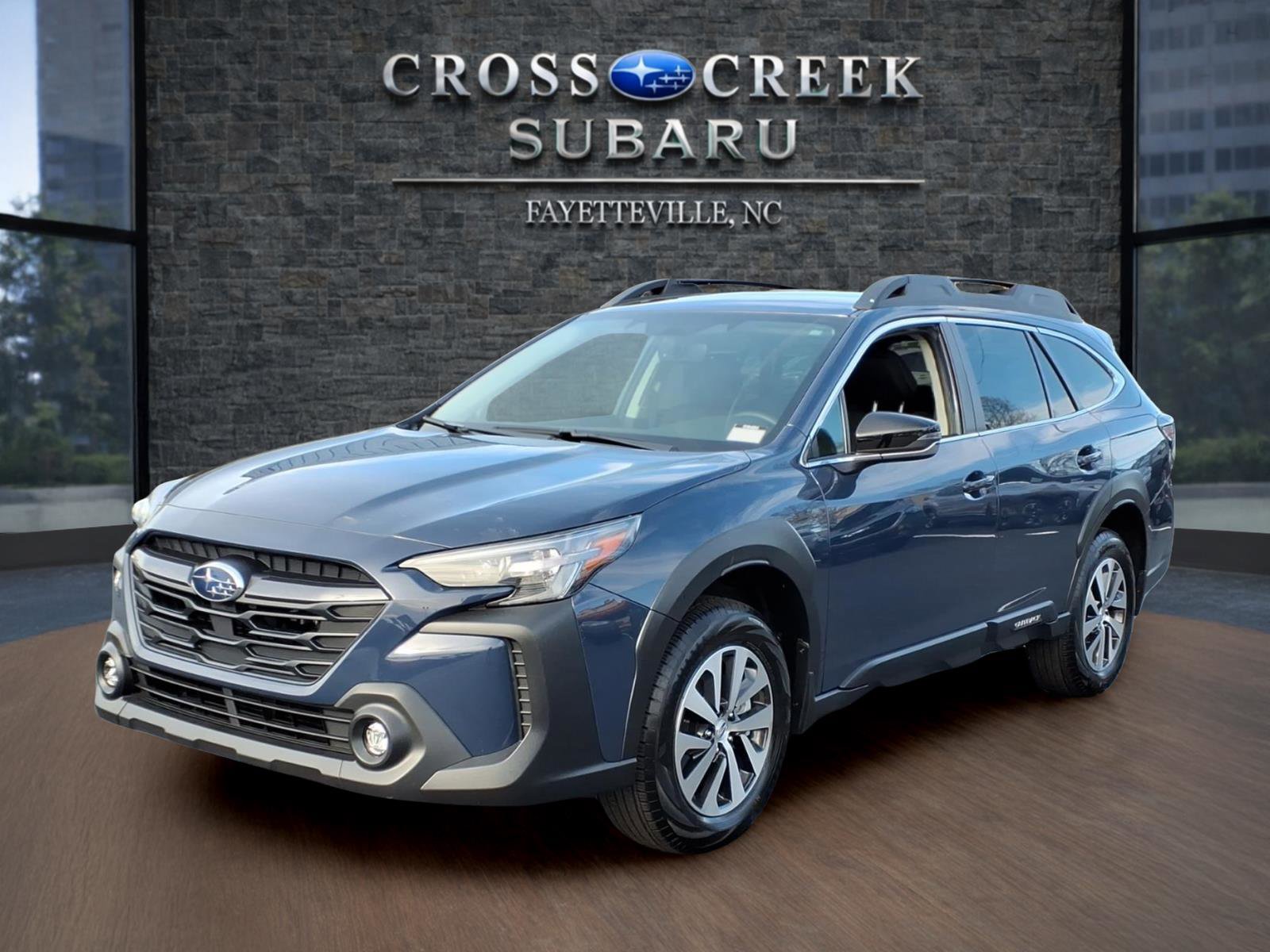 Used 2025 Subaru Outback Premium w/ Popular Package #1A image 3