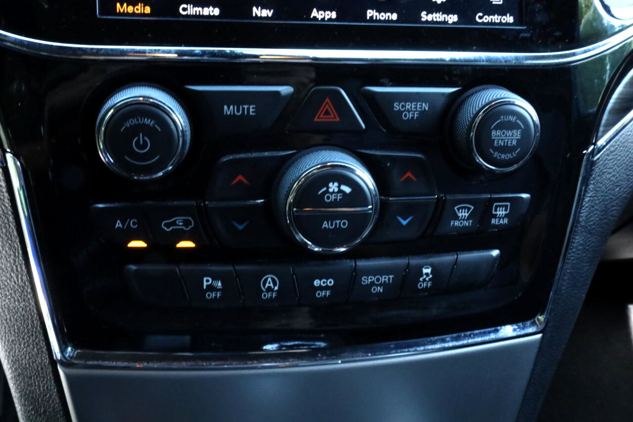 Used 2021 Jeep Grand Cherokee Limited image 10