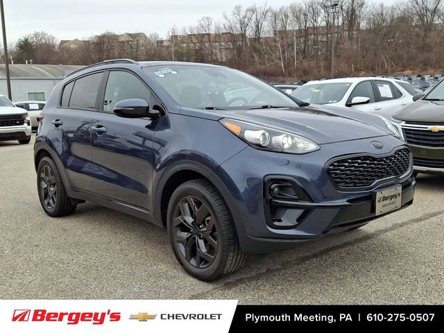 Used 2022 Kia Sportage Nightfall Edition image 2