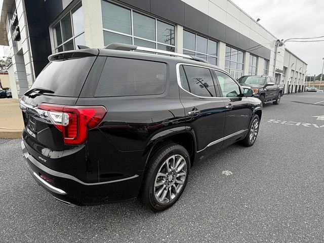 Used 2023 GMC Acadia Denali w/ Denali Technology Package AWD/4WD image 3
