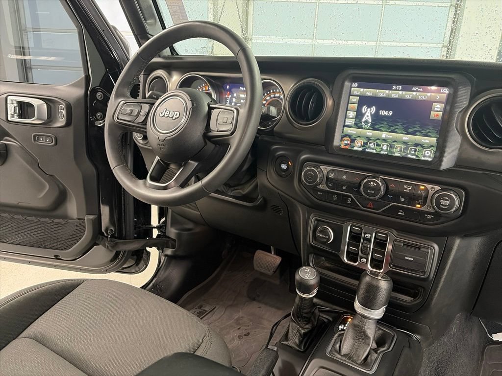 Certified 2023 Jeep Gladiator Mojave AWD/4WD image 22