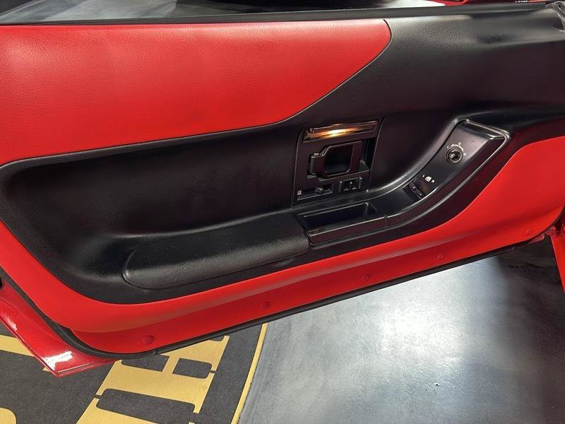 Used 1996 Chevrolet Corvette Convertible RWD image 29
