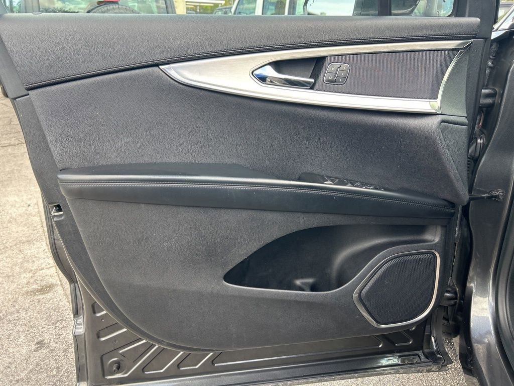 Used 2020 Lincoln Nautilus FWD image 35