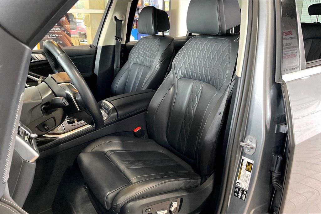 Used 2026 BMW X7 xDrive40i AWD/4WD image 3