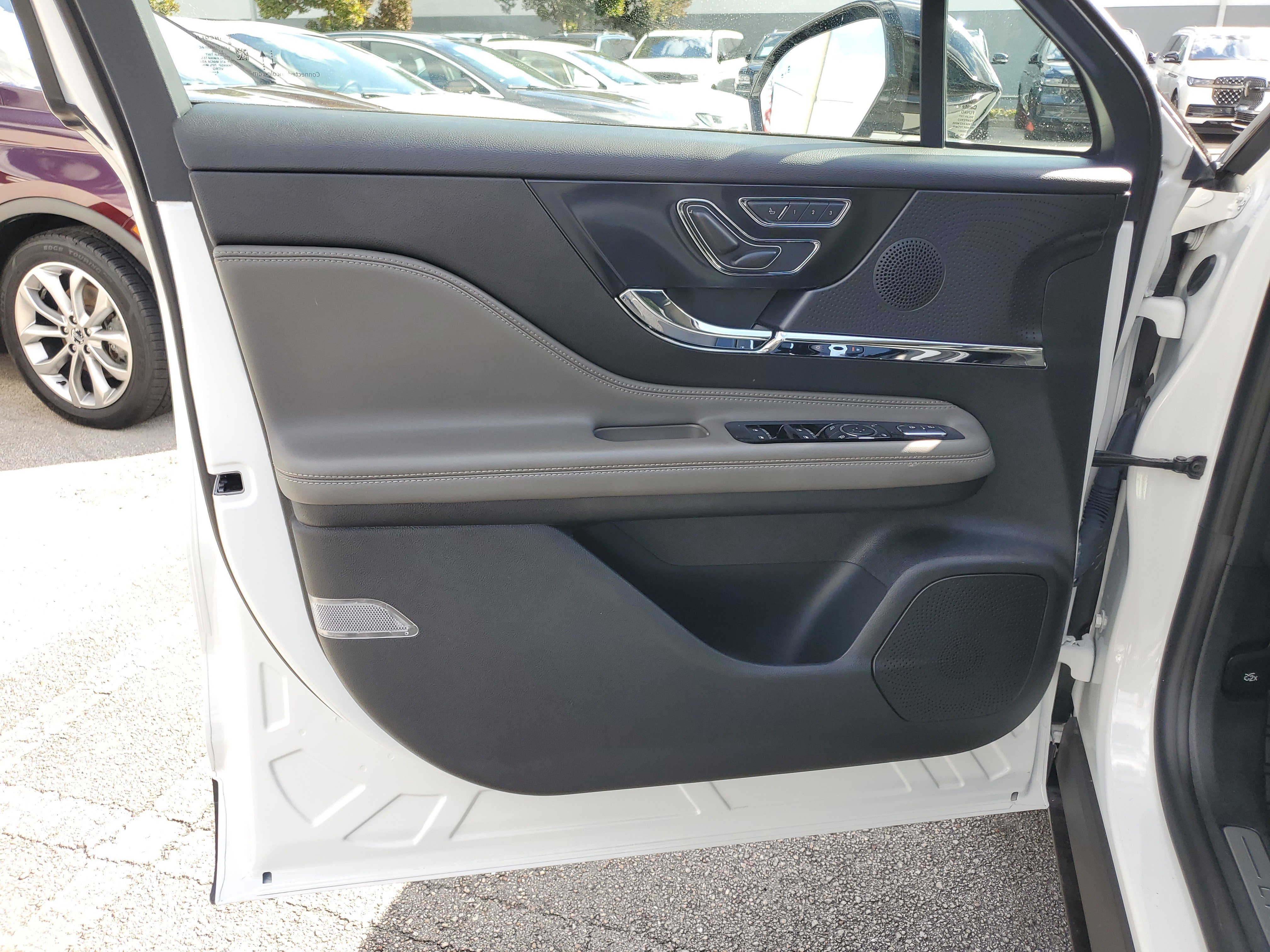 Certified 2024 Lincoln Corsair FWD image 17